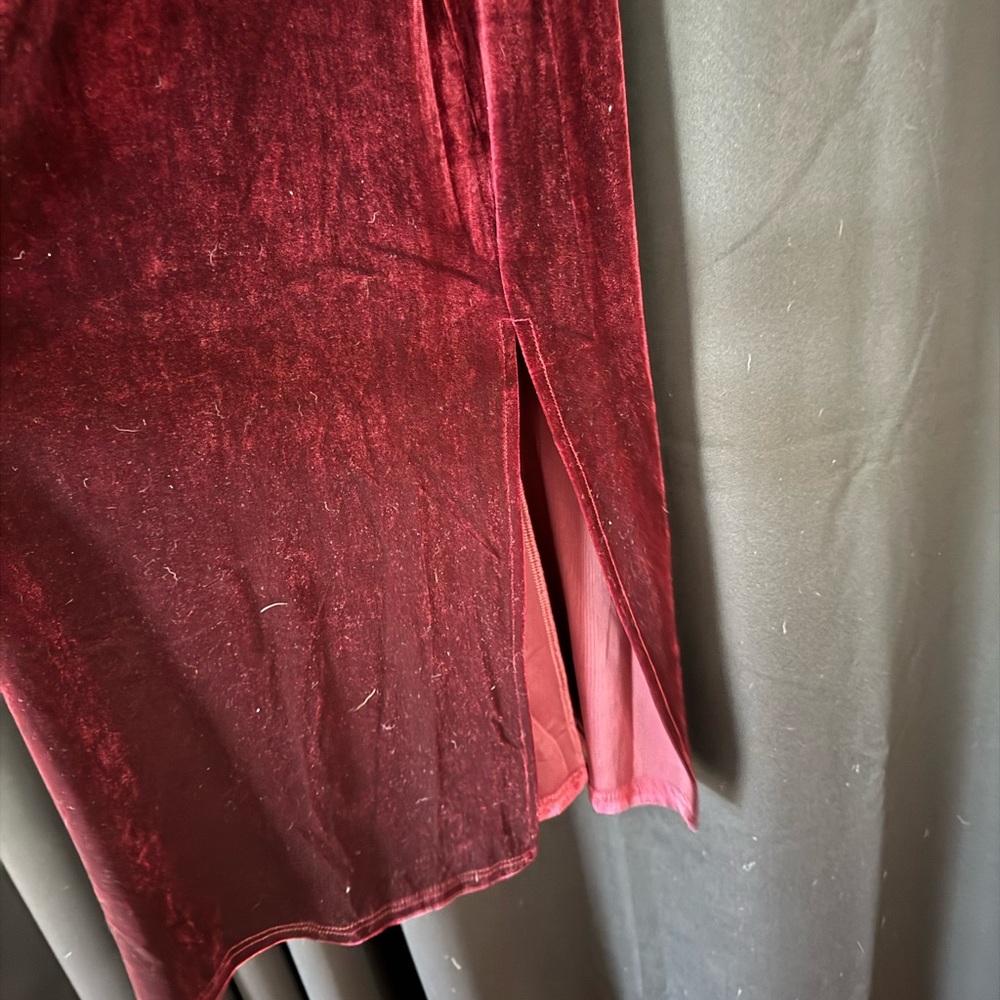 She + Sky Wine Velvet Slip Dress - Picture 7 of 8